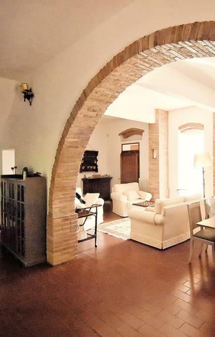 Stunning Country House Overlooking Tuscany Hills Lorenzana Dış mekan fotoğraf